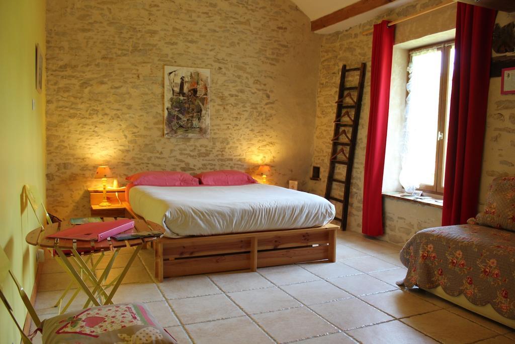 Bed and Breakfast La Bicyclette Fleurie Villemoirieu Zimmer foto