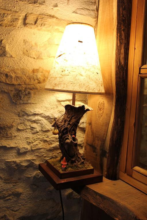 Bed and Breakfast La Bicyclette Fleurie Villemoirieu Zimmer foto