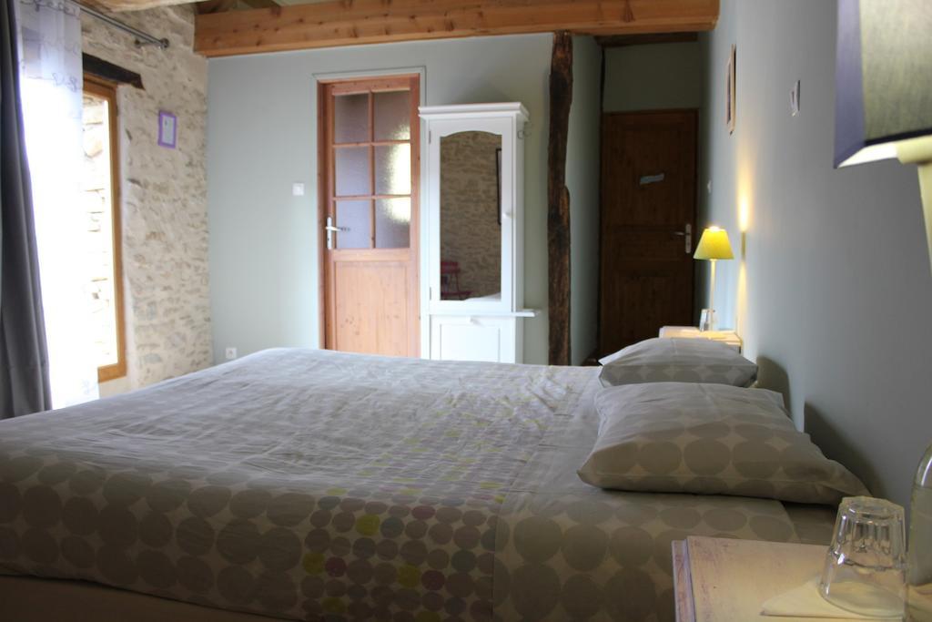 Bed and Breakfast La Bicyclette Fleurie Villemoirieu Zimmer foto
