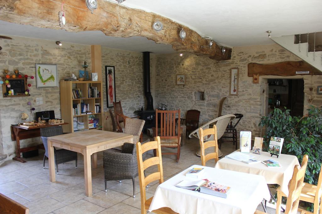 Bed and Breakfast La Bicyclette Fleurie Villemoirieu Exterior foto
