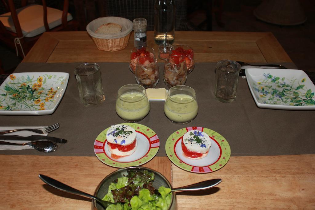 Bed and Breakfast La Bicyclette Fleurie Villemoirieu Exterior foto